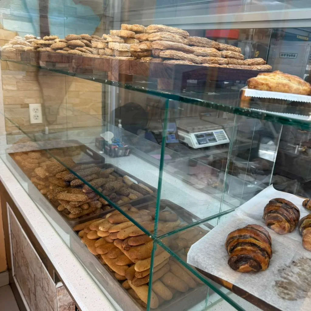 Bakery pastry display case